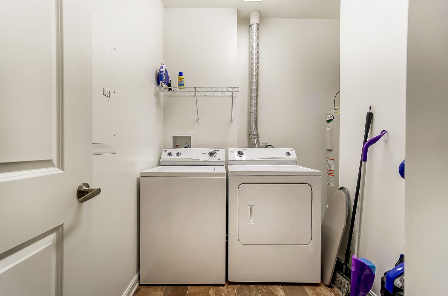 A full-size washer and dryer in a furnished apartment near New Albany Ohio